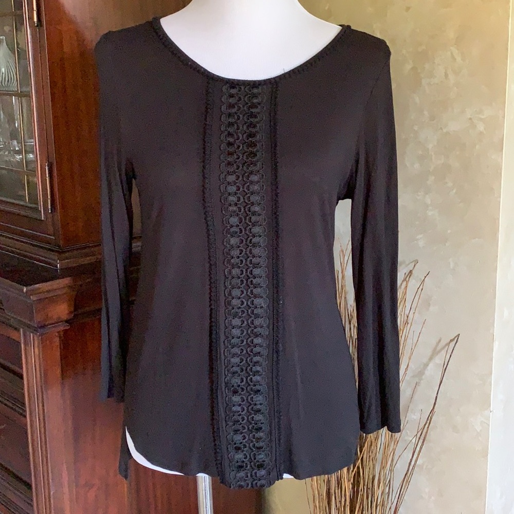 H&M black top w/ beautiful front lace trim detail